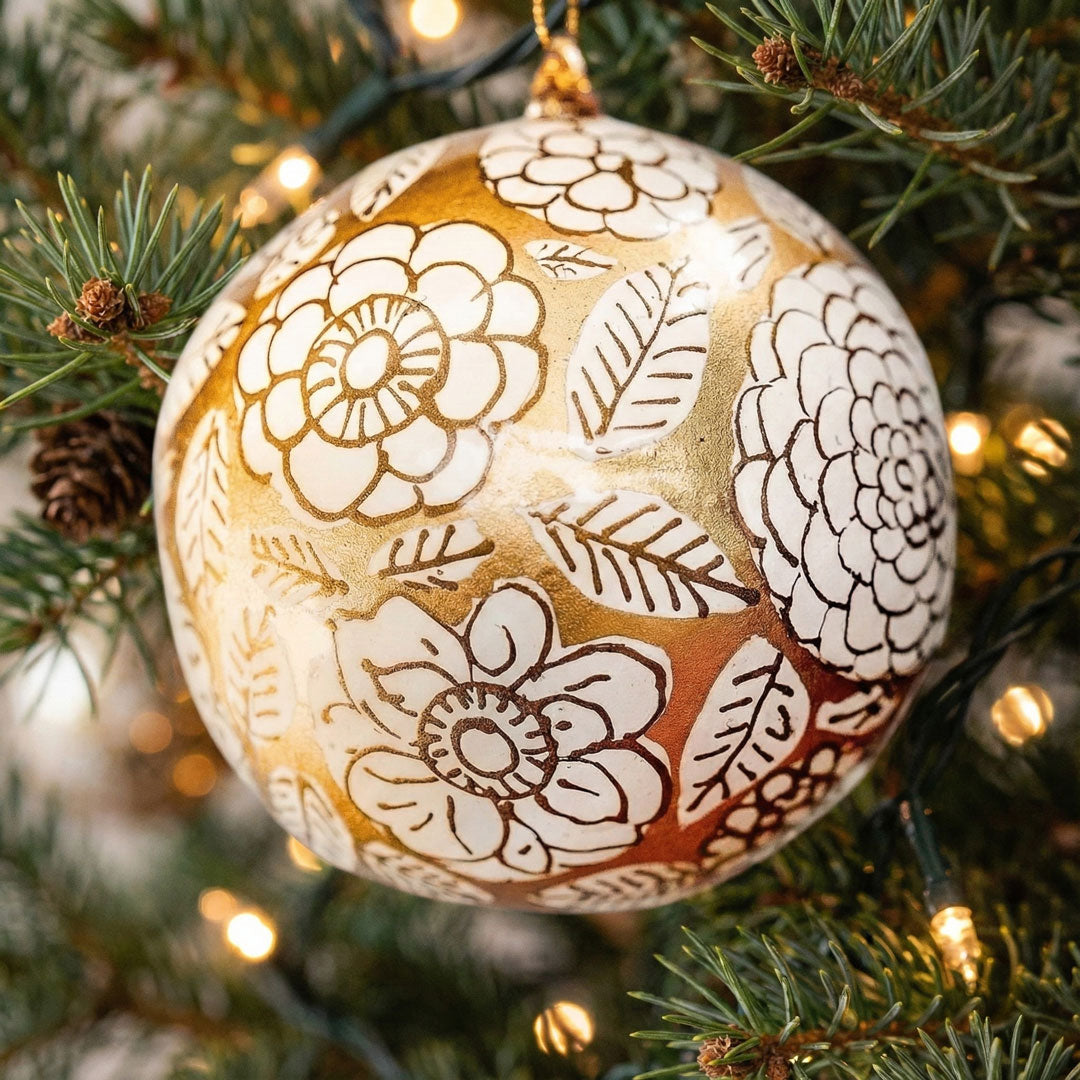 Dolore Christmas Ball