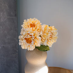 Dahlia in carta gialla