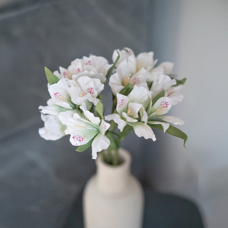 Gigli Inca in carta bianca e verde