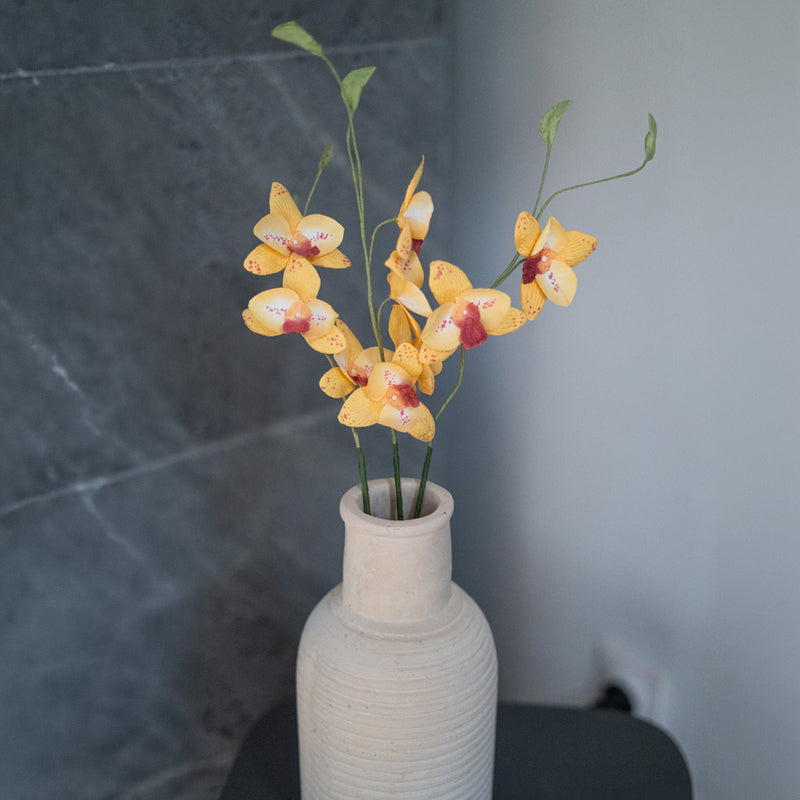 Orchidea Vanda in carta gialla