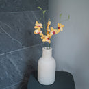 Orchidea Vanda in carta gialla