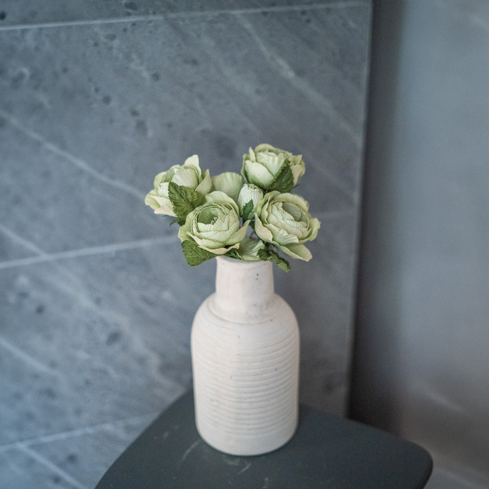 Regina delle rose in carta verde