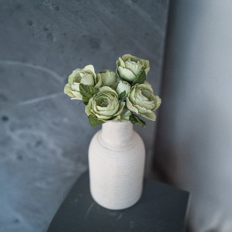 Regina delle rose in carta verde