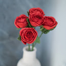 Rosa di carta rosso brillante Rosa