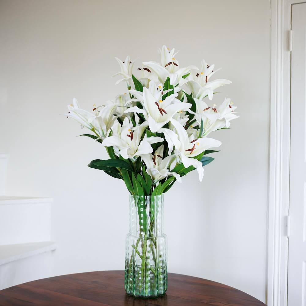 Bouquet di fiori artificiali di lys