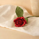 Rose rouge en papier