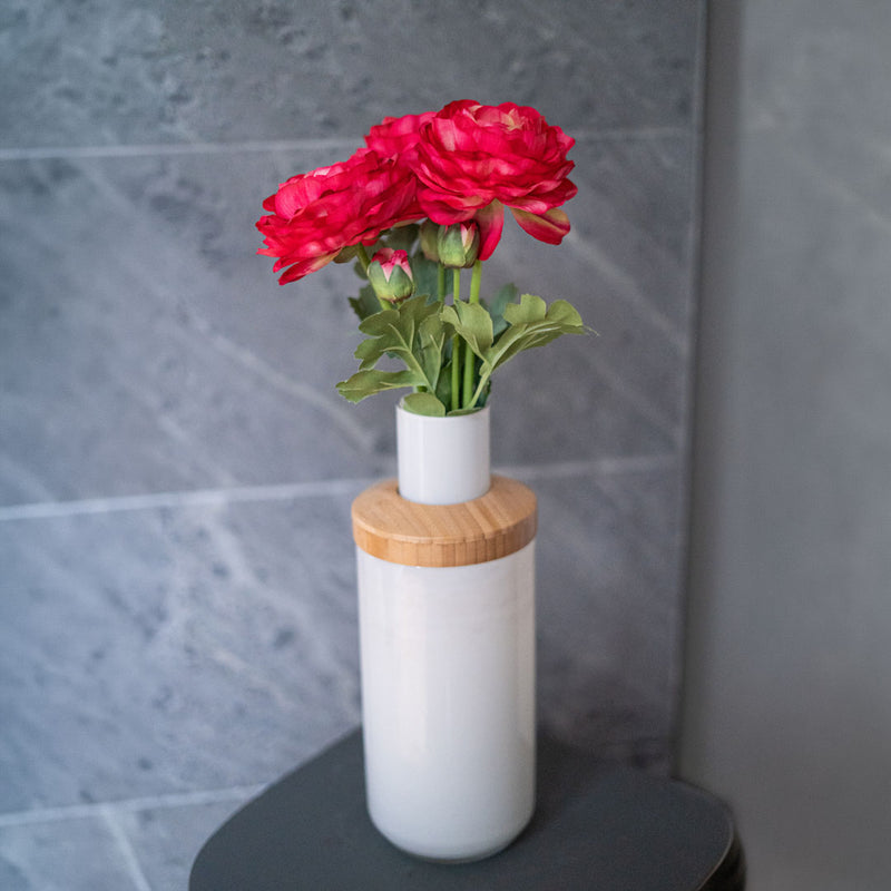 fiori artificiali a forma di fiore. Fiorellino di ranuncolo fucsia