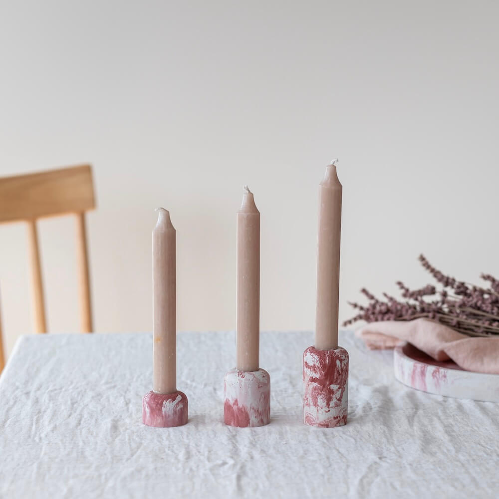 trio-bougeoirs-beton-marbre-rose